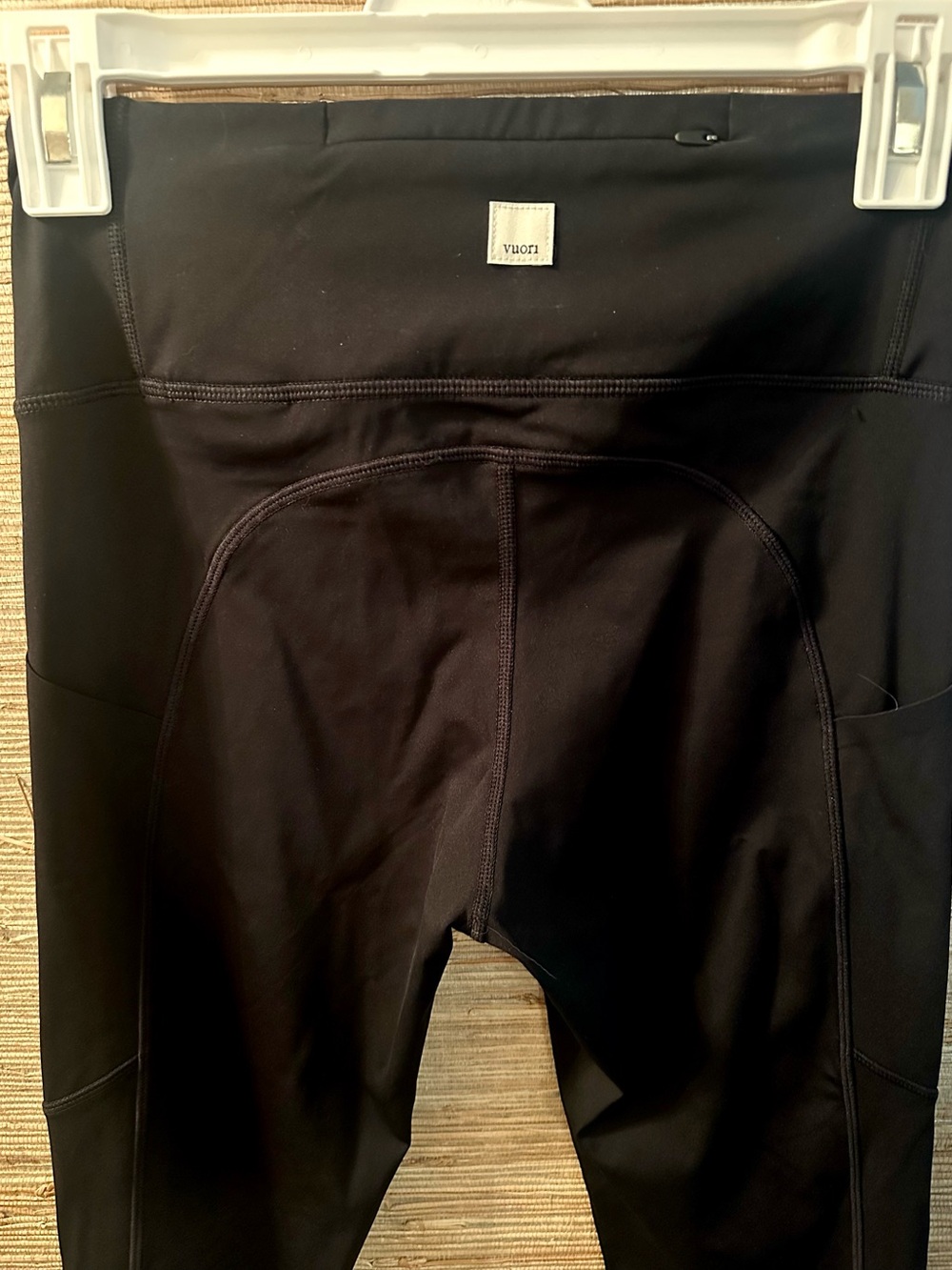 Vuori Black High-Rise Performance Leggings - NWOT - Picture 3 of 4
